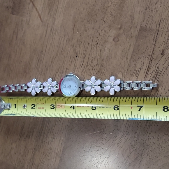 Pink Flower Watch - Picture 5 of 5